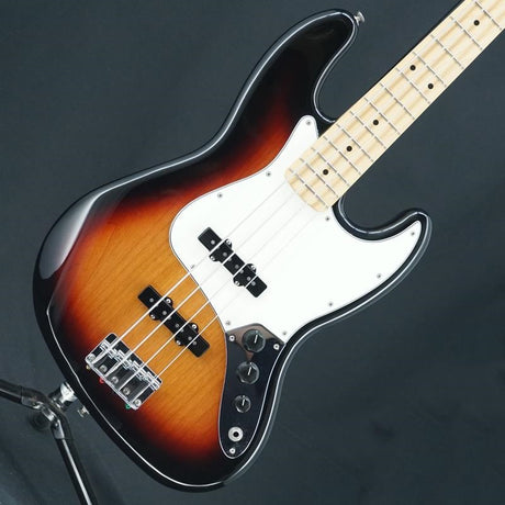 Used_Player_Jazz_Bass_(3-Color_Sunburst_Maple)_01