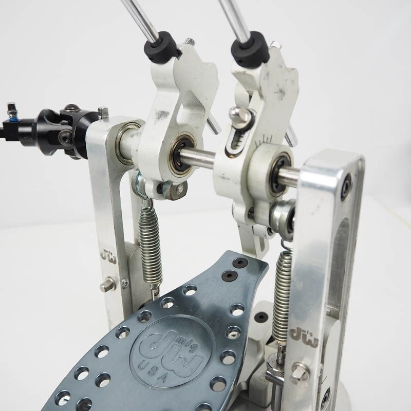 Used_Price_Reduced!_DW-MDD2_[Machine_Direct_Drive___Double_Bass_Drum_Pedals]_[Case_Included]_06