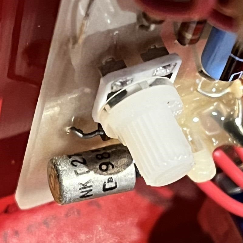 Used_The_'69_Early_Model_V1_(Fulltone)_Fuzz_Pedal_NKT275_09