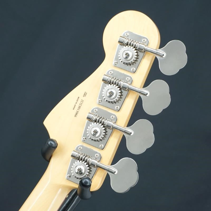 Used_Traditional_60s_Jazz_Bass_(Olympic_White)_08