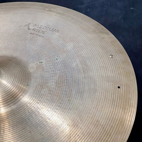 Used_Zildjian_Medium_Ride_20_[2445g][with_rivets]_02