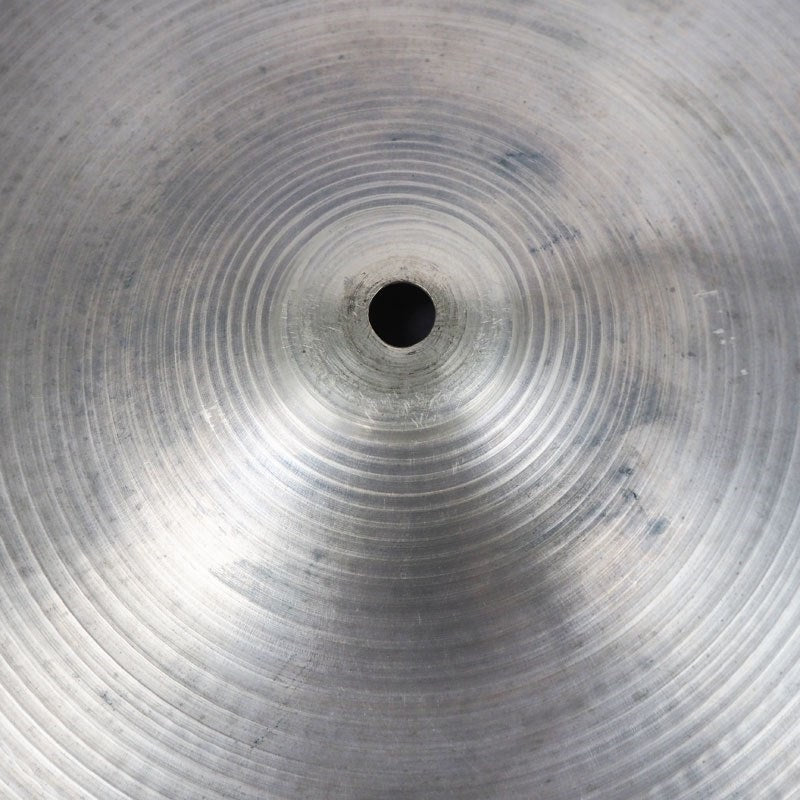 Used_Zildjian_Medium_Ride_20_[2458g]_with_rivet_holes_06