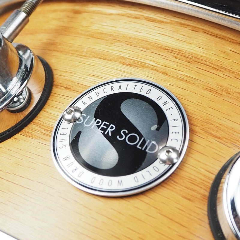 Used，_Price_Reduced!_Collector's_Series_Super_Solid_Oak_14x5_5__Guitar_with_SKB_Hard_Case_03