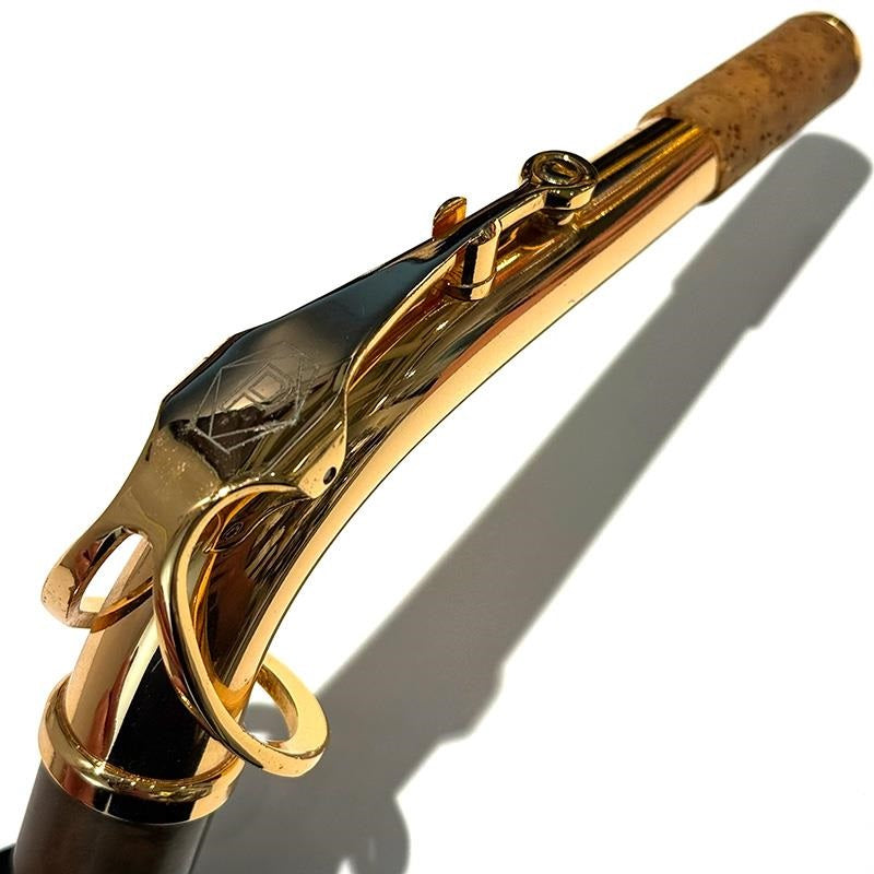 Used_alto_saxophone_neck，_unknown_manufacturer，_gold_lacquer_finish_01