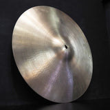 VINTAGE_60s_Zildjian_Crash_18_[1586g_with_keyhole]_02