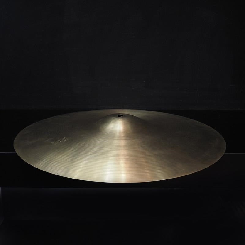 VINTAGE_60s_Zildjian_Crash_18_[1586g_with_keyhole]_06