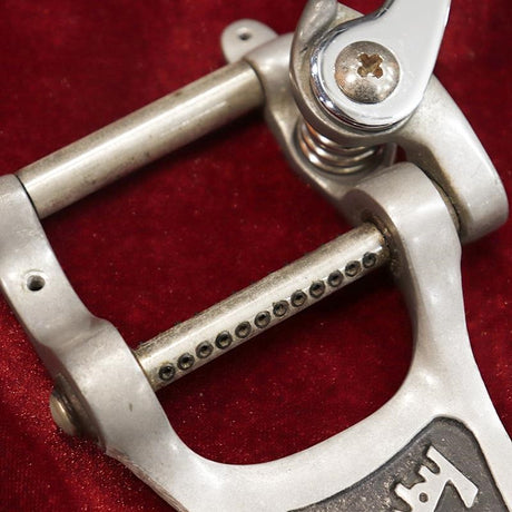 VINTAGE_B7-12_Tremolo_Unit_60's_Nickel_03