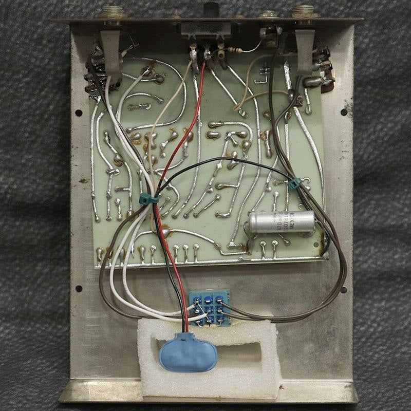 VINTAGE_Big_Muff_Pi_Version_3_OFF-ON_Switch_Black_Line_'77_05