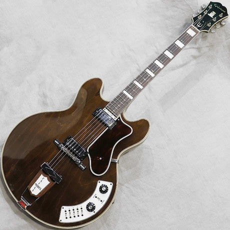 VINTAGE_Caiola_Custom_'67_Walnut_01