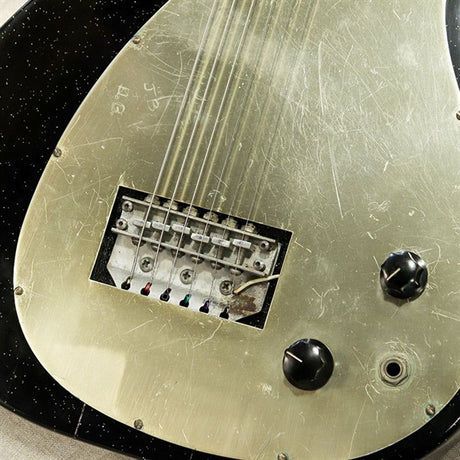 VINTAGE_Combo_400_'57_Refinish_Jet_Black_06