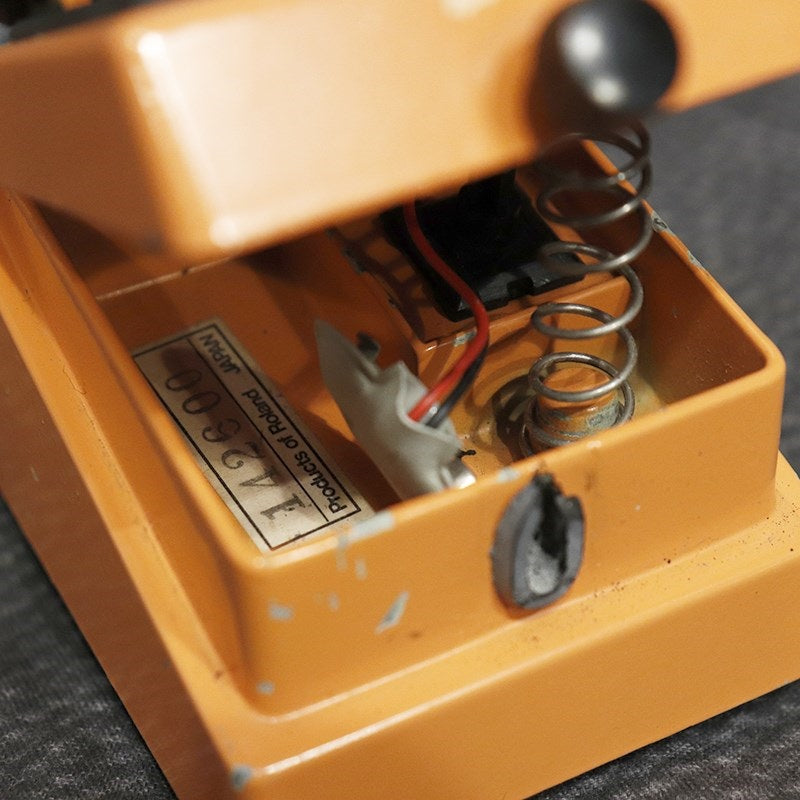 VINTAGE_DS-1_Distortion_'81_Long_Dash_Black_Screw_05