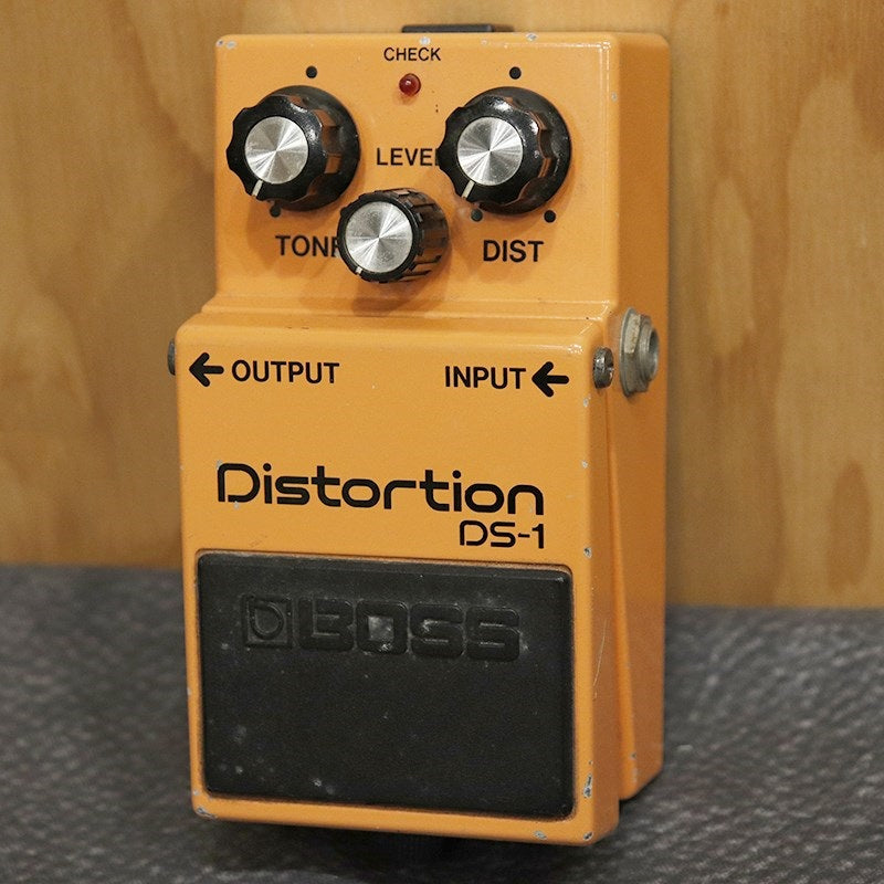 VINTAGE_DS-1_Distortion_'82_Black_Screw_01