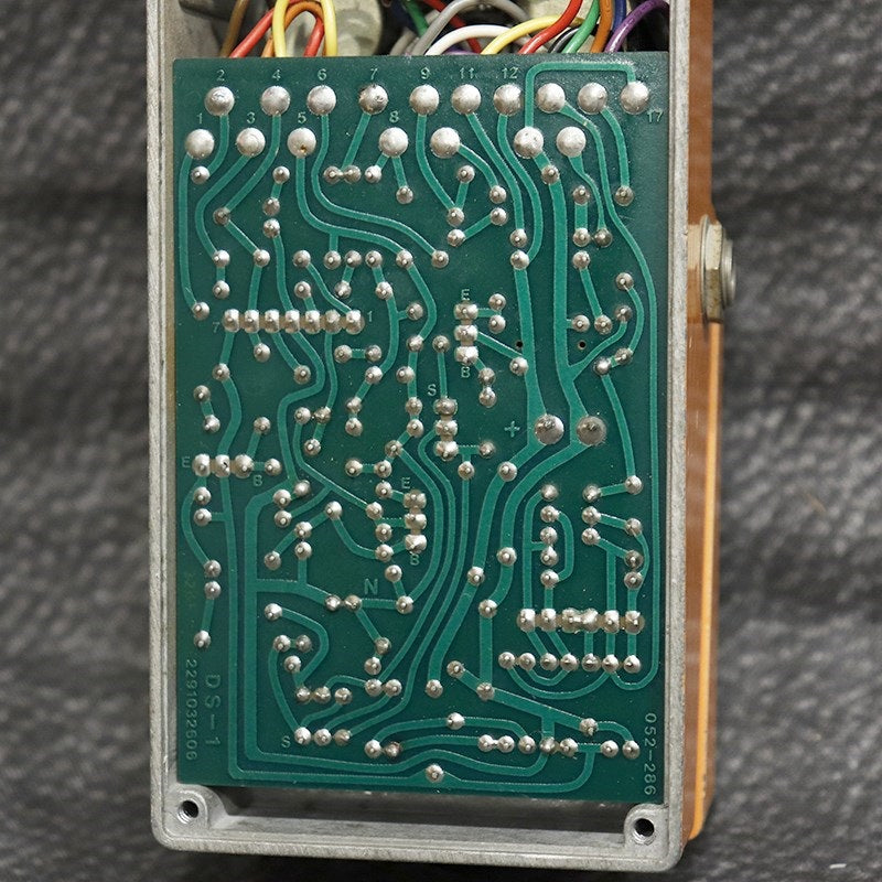 VINTAGE_DS-1_Distortion_'82_Black_Screw_07