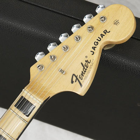 VINTAGE_Jaguar_'71_Laminate_Maple_Fingerboard_w_Black_Block_&_Binding_LakePlacidBlue_M_11