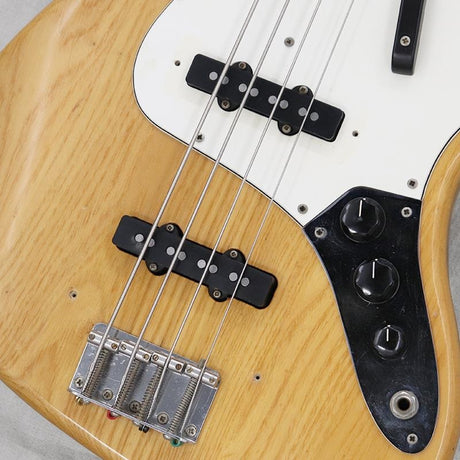 VINTAGE_Jazz_Bass_'72_Black_Block_&_Binding_Natural_M_06