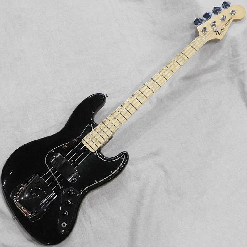 VINTAGE_Jazz_Bass_'77_Black_M_01