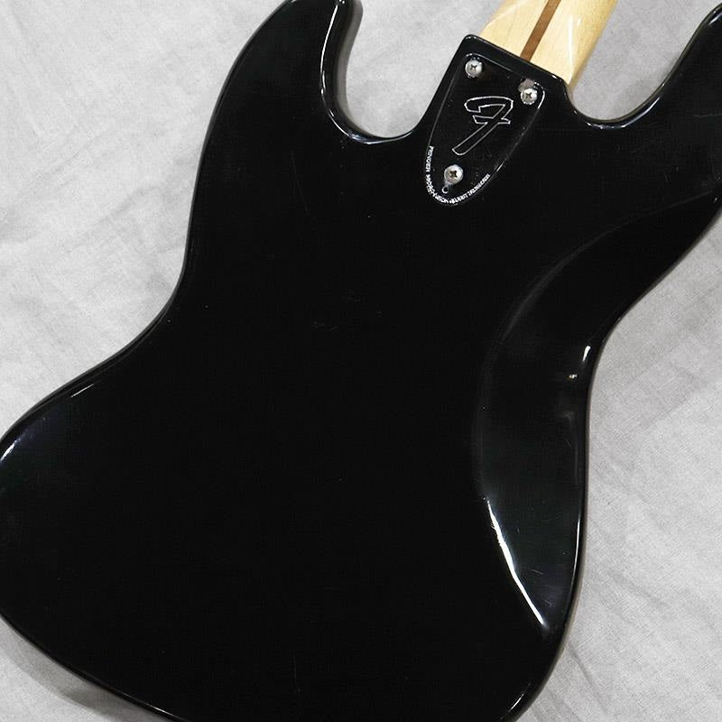 VINTAGE_Jazz_Bass_'77_Black_M_04