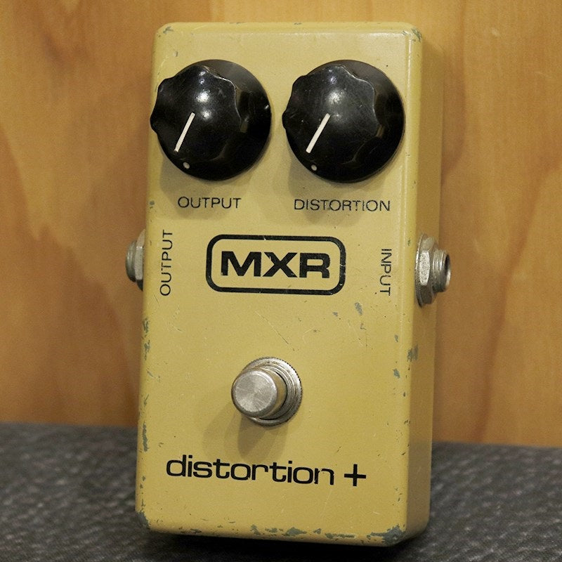 VINTAGE_MXR_Distortion+_Block_Logo_'80_01