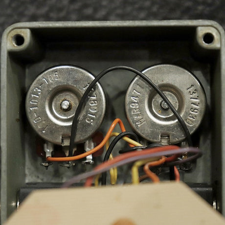 VINTAGE_MXR_Distortion+_Block_Logo_'80_07