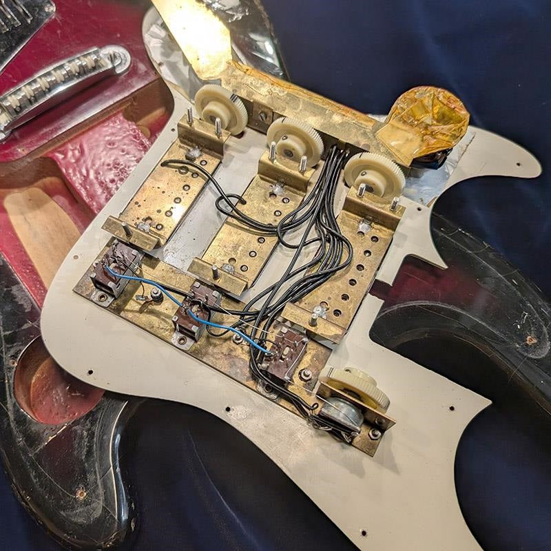 VINTAGE_Model_176_Deluxe_Galaxy_mid60's_Redburst_07