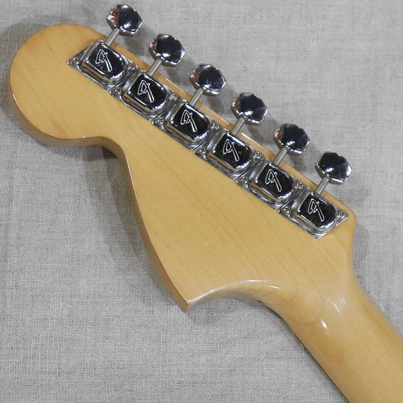 VINTAGE_Musicmaster_'78_OlympicWhite_R_10