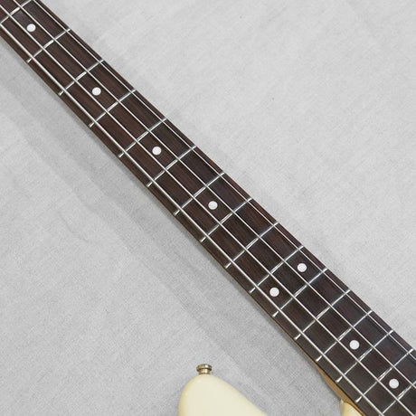 VINTAGE_Precision_Special_'82_White_R_09