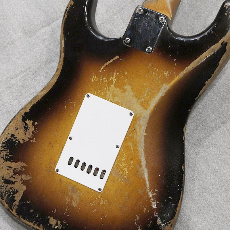 VINTAGE_Stratocaster_'60_Sunburst_R_04