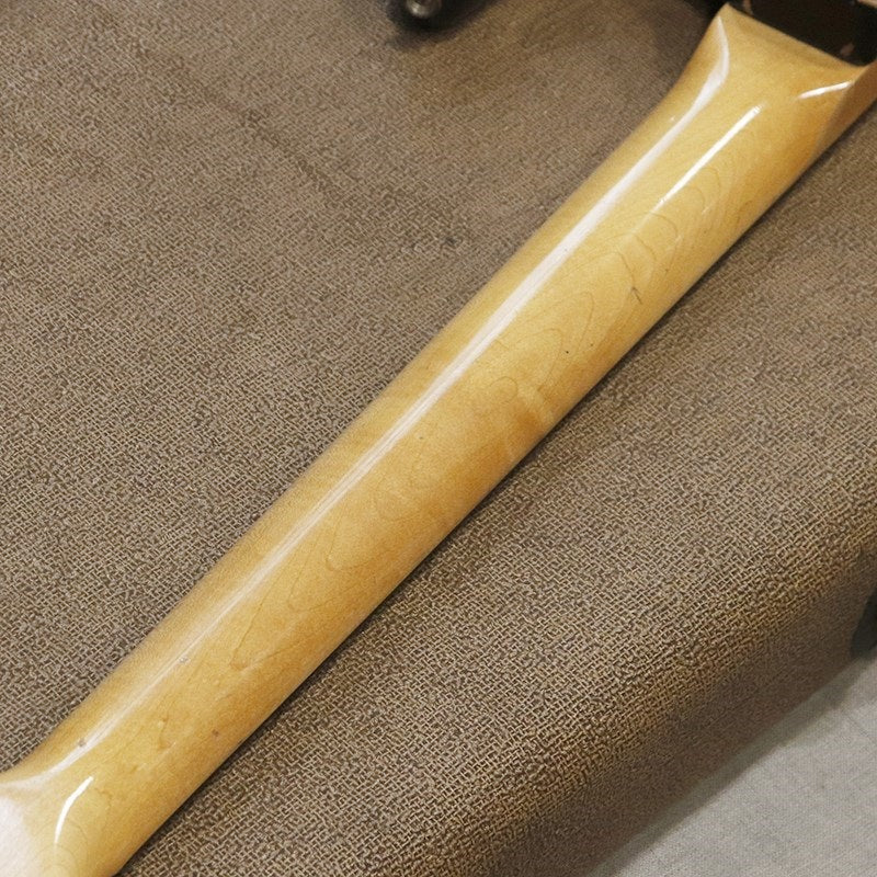 VINTAGE_Stratocaster_'62_Slab_Fingerboard_Sunburst_R_08