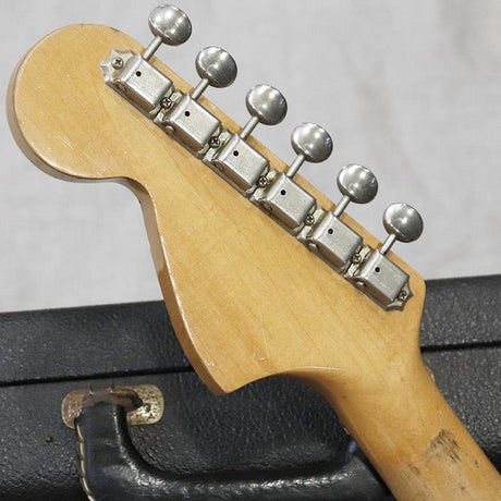 VINTAGE_Stratocaster_'66_Sunburst_R_10