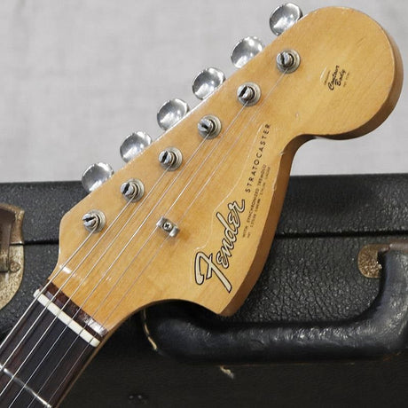 VINTAGE_Stratocaster_'66_Sunburst_R_11
