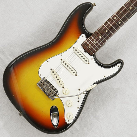VINTAGE_Stratocaster_'67_Sunburst_R_02
