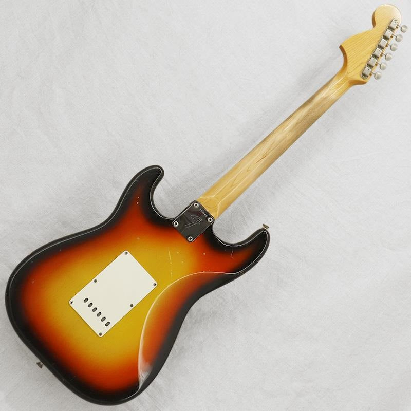 VINTAGE_Stratocaster_'67_Sunburst_R_03