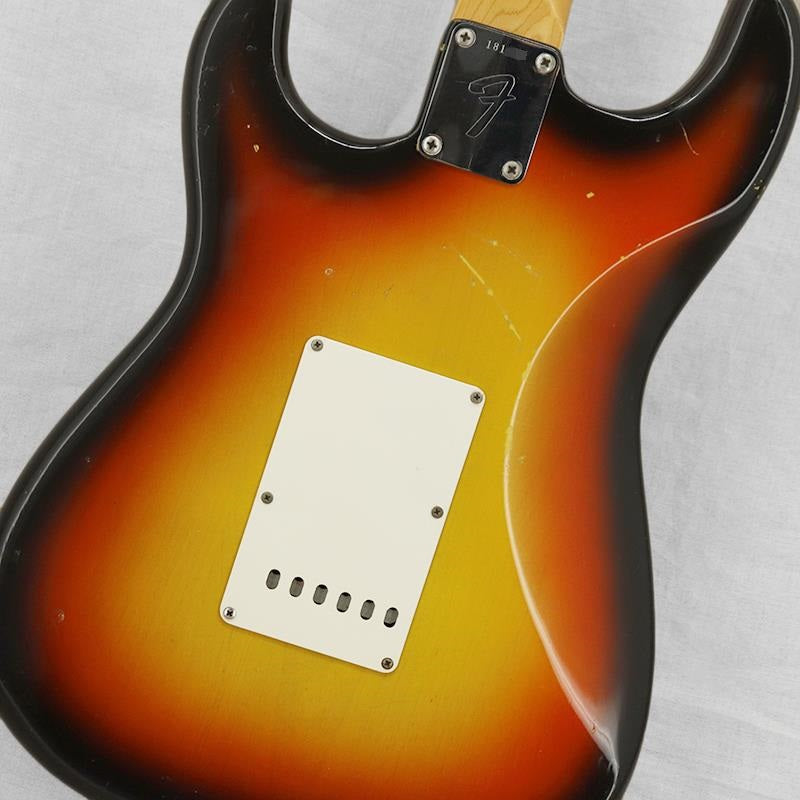 VINTAGE_Stratocaster_'67_Sunburst_R_04