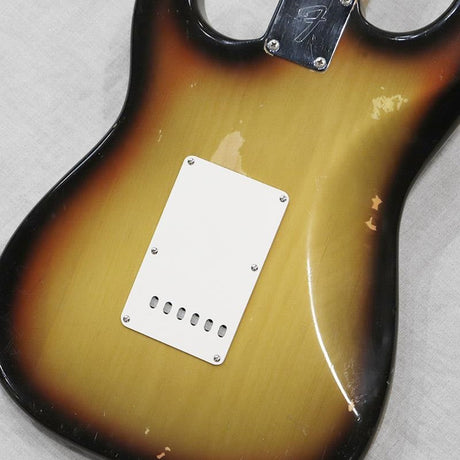 VINTAGE_Stratocaster_'69_Sunburst_R_04