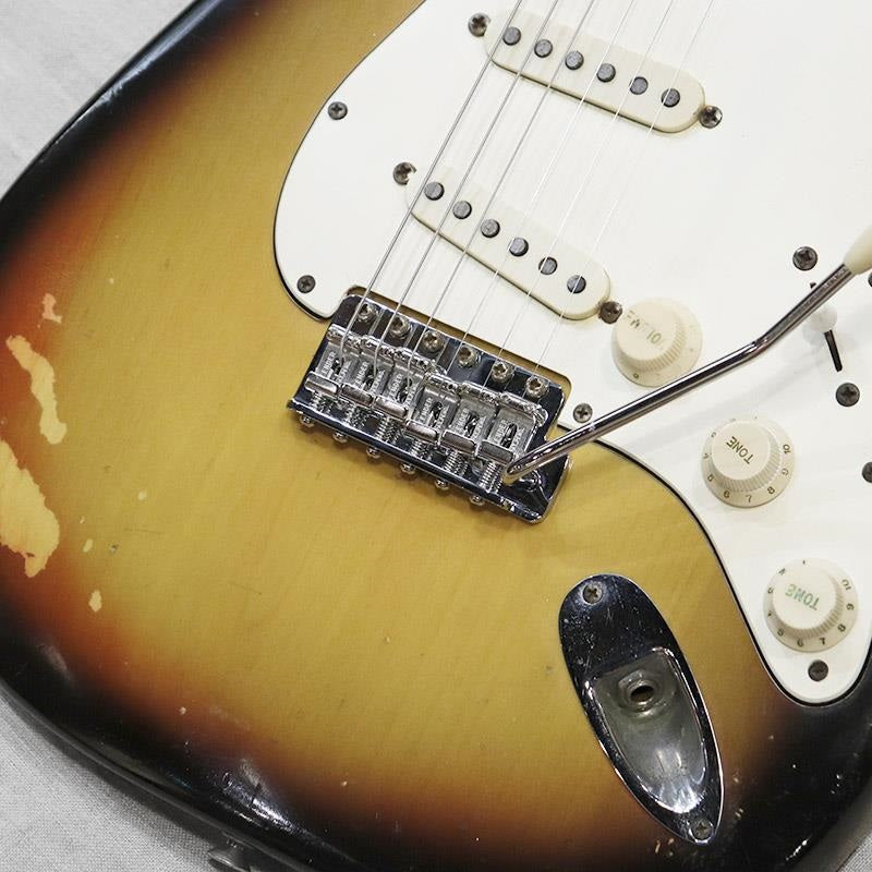 VINTAGE_Stratocaster_'69_Sunburst_R_05