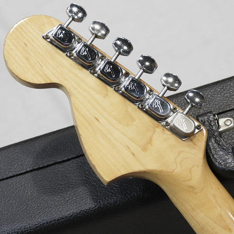 VINTAGE_Stratocaster_'69_Sunburst_R_10