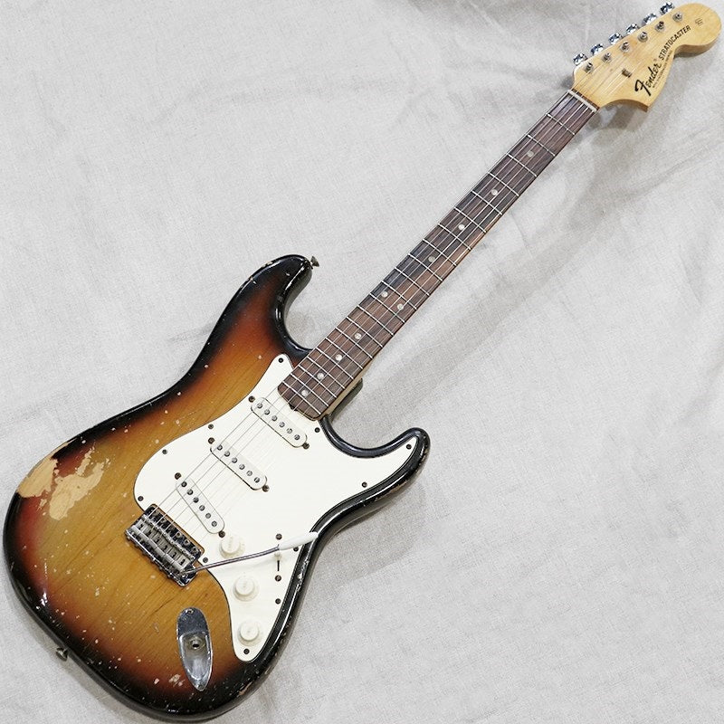 VINTAGE_Stratocaster_'70_Sunburst_R_01