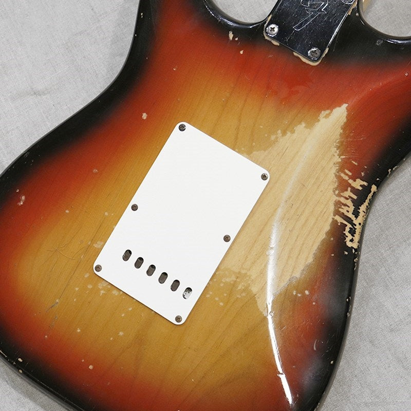 VINTAGE_Stratocaster_'70_Sunburst_R_04