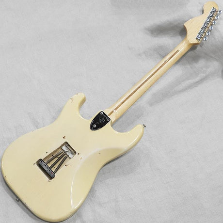 VINTAGE_Stratocaster_'74_Blond_M_03