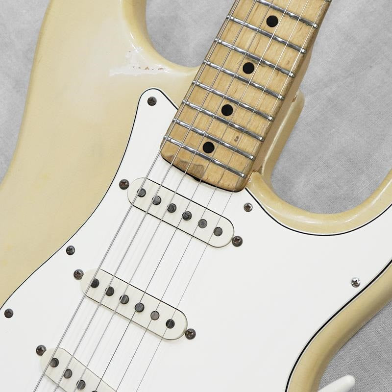 VINTAGE_Stratocaster_'74_Blond_M_05
