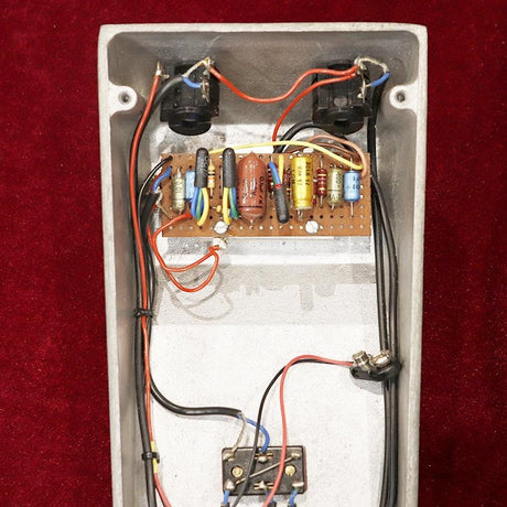 VINTAGE_Supa_Fuzz_Early_Era_Wide_Knob_'66_05