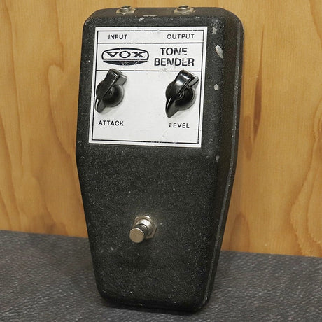 VINTAGE_V828_Tone_Bender_Black_Case_&_Silver_Panel_late60's_01