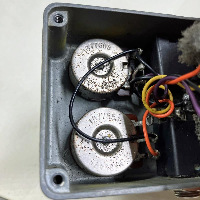 VINTAGE_distortion+_Script_Logo_'76_06