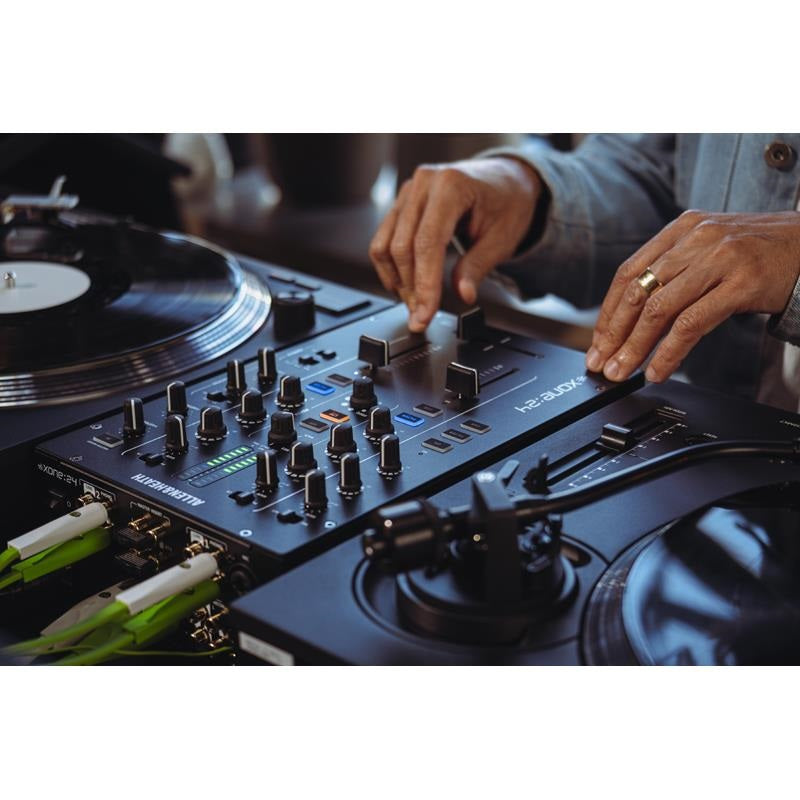 Xone_24_(2+1_Compact_DJ_Mixer)_(Allen_&_Heath)_06