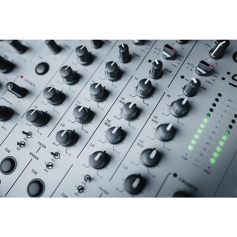 Xone_96_[4-channel_DJ_mixer_with_built-in_USB_port]_(Allen_&_Heath)_08