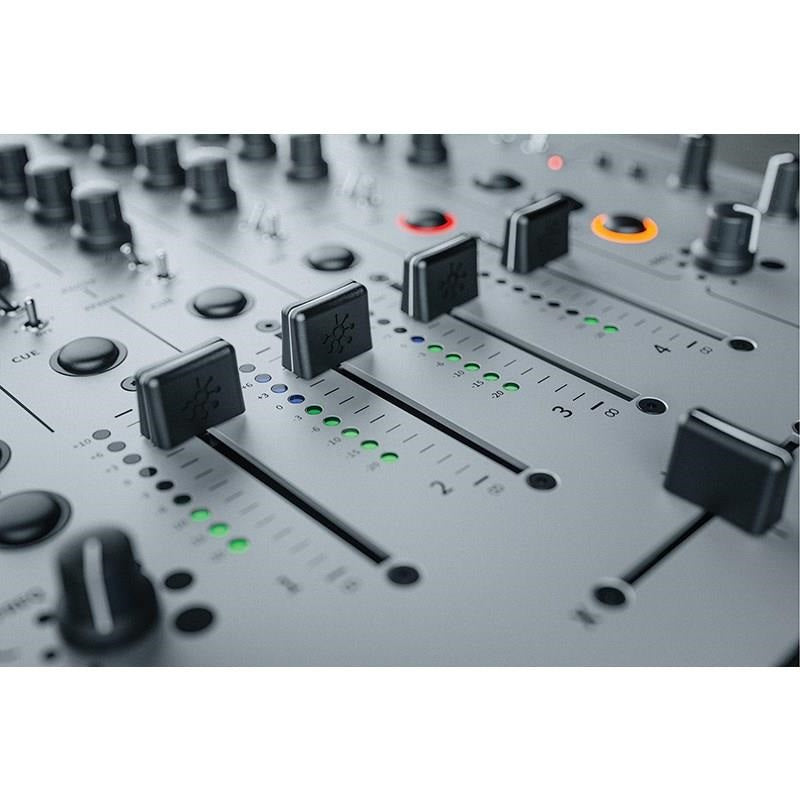 Xone_96_[4-channel_DJ_mixer_with_built-in_USB_port]_(Allen_&_Heath)_09