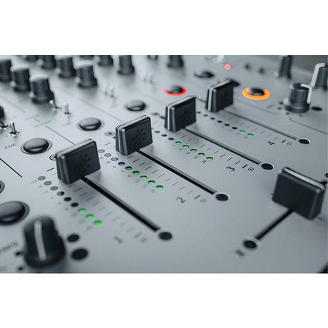 Xone_96_[4-channel_DJ_mixer_with_built-in_USB_port]_(Allen_&_Heath)_09