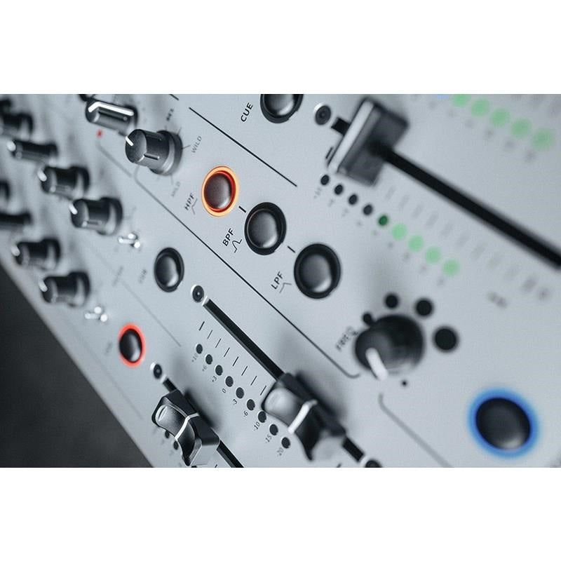 Xone_96_[4-channel_DJ_mixer_with_built-in_USB_port]_(Allen_&_Heath)_10