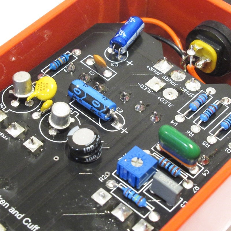 Your_Face_Smooth_Silicon_70's_Fuzz_(Renando_Cuff)_03