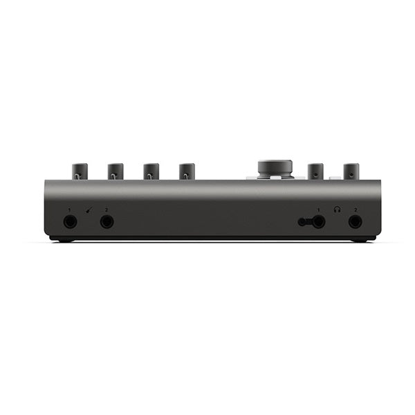iD44mkII_(Audio_Interface)_with_USB-C_and_Loopback_06